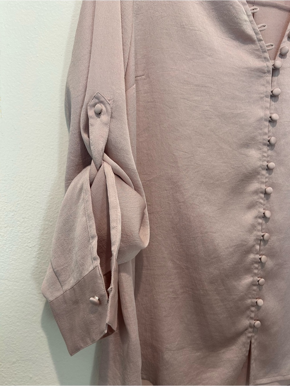 Express Slim Women's Blouse in Light Blush - Picture 4 of 10